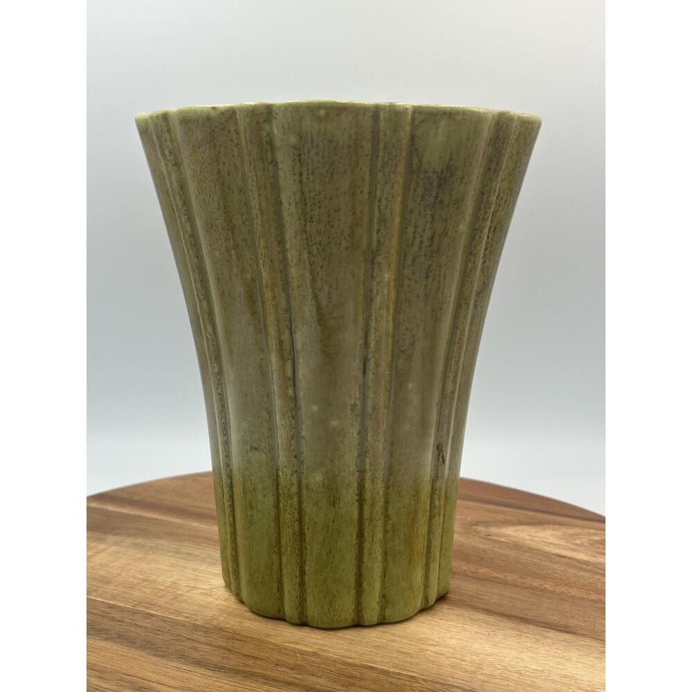 Vtg Haeger Pottery Ribbed Vase Green MCM Planter Fluted Scalloped Rim Decor 8"